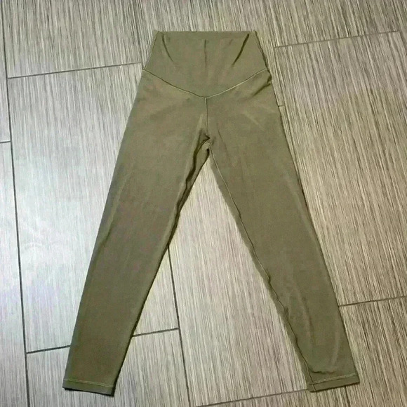 Offline by Aerie Green Real Me High Waisted V-Seam 7/8 Leggings Size S Short - Picture 3 of 11